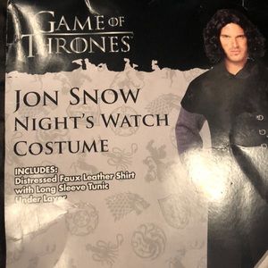 John (Jon) snow game of thrones Halloween costume and wig